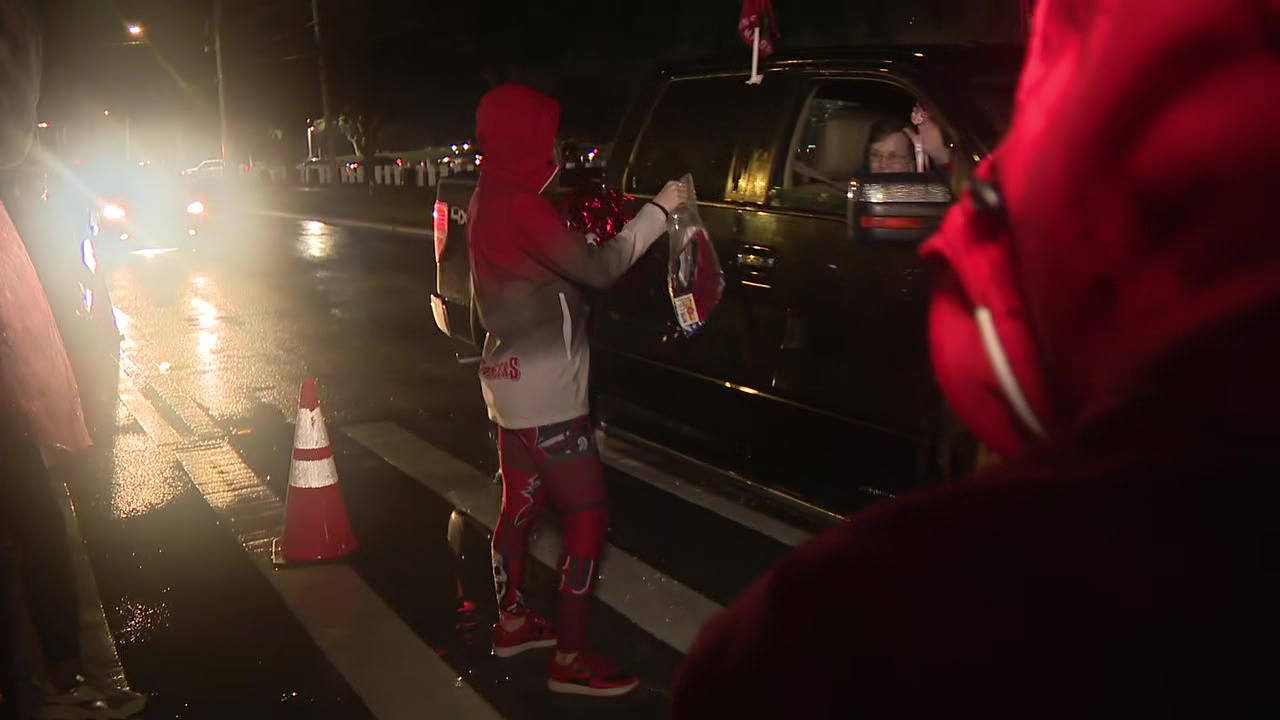Bucs host playoff drive-thru pep rally